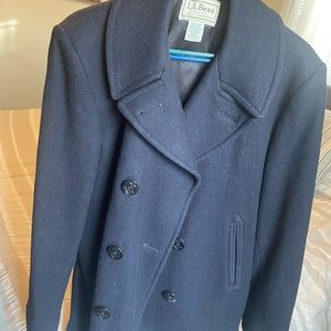 Mens Size Medium ‘Yankee Navy’ LL Bean Peacoat